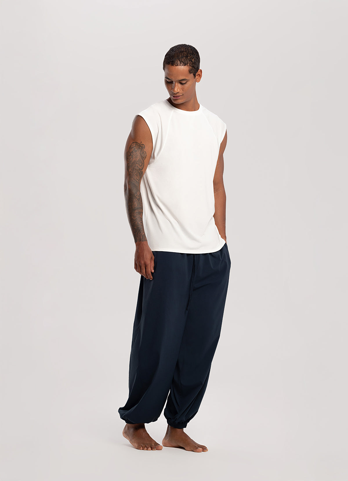 Knoll sleeveless #2 (Unisex)_White