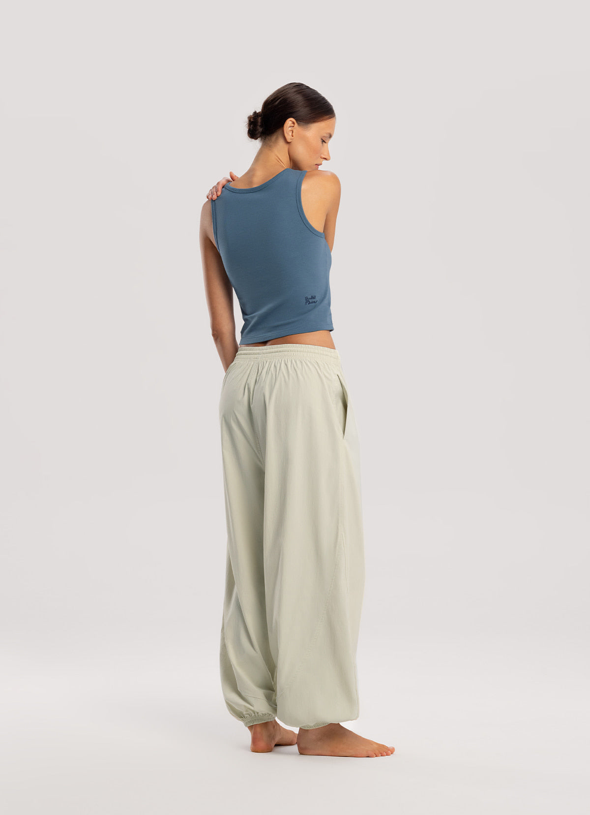 Diagonal jogger pants (Nylon ver.) (Unisex)_Celadon Tint