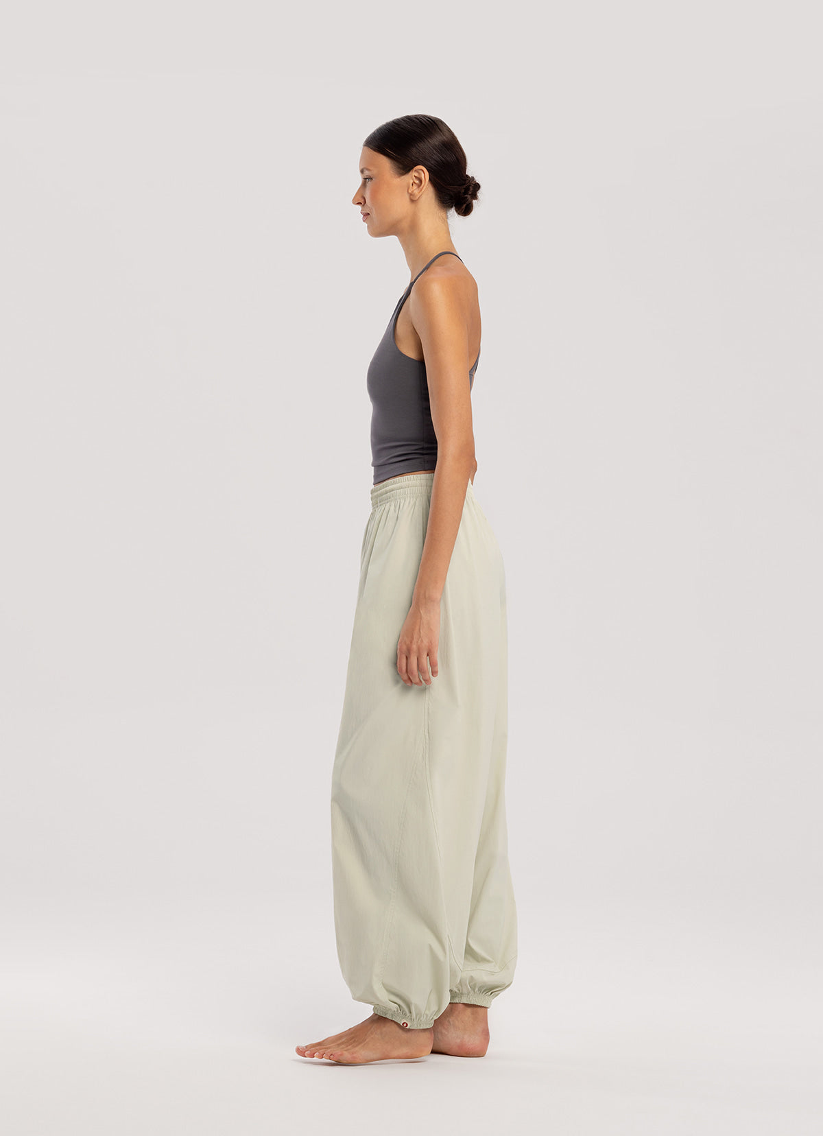 Diagonal jogger pants (Nylon ver.) (Unisex)_Celadon Tint