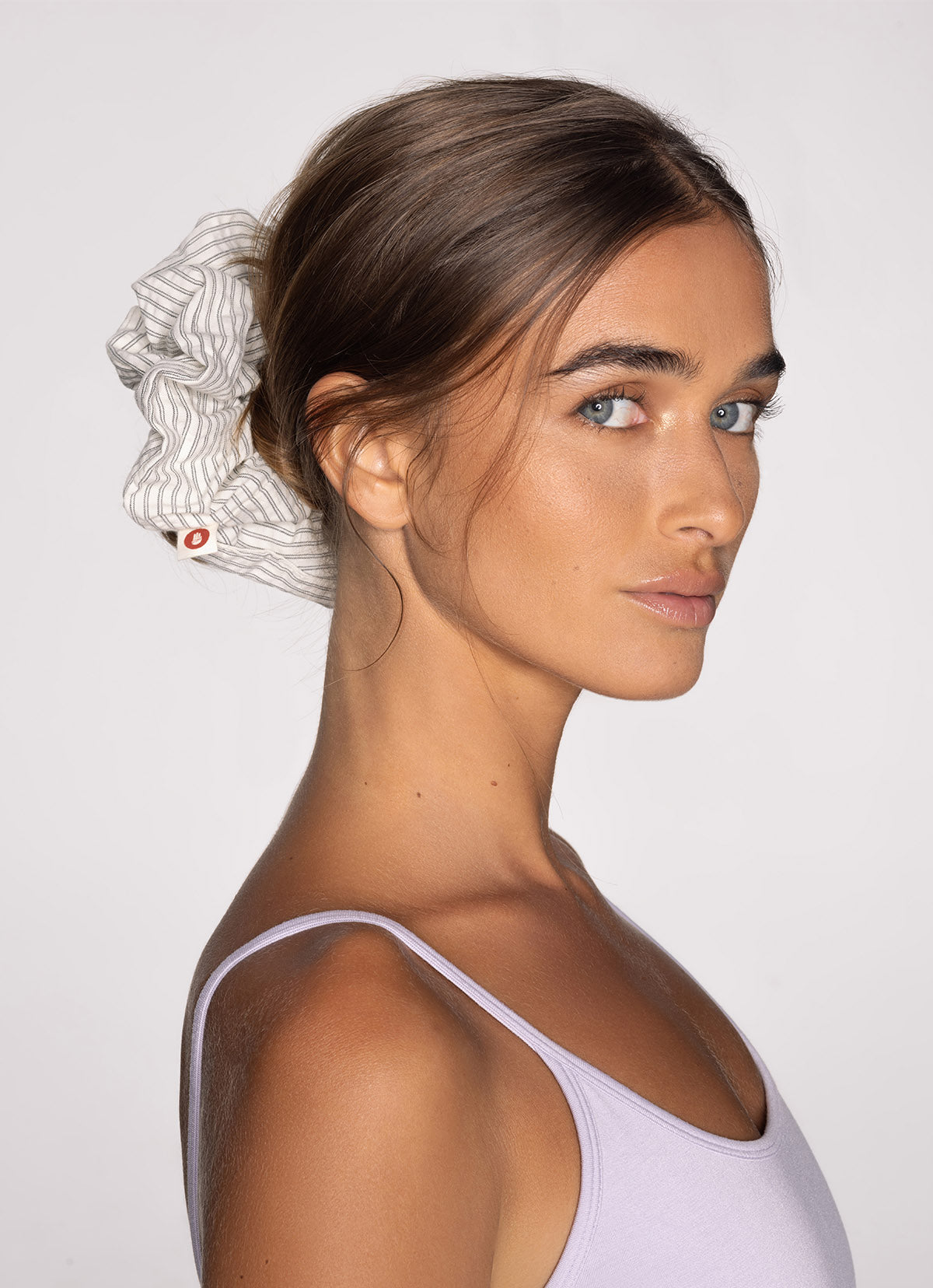 BM Wide scrunchie_Ivory Multi