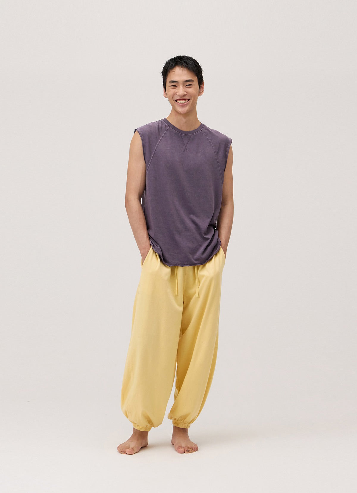 Diagonal jogger pants (Unisex)_Sunlight