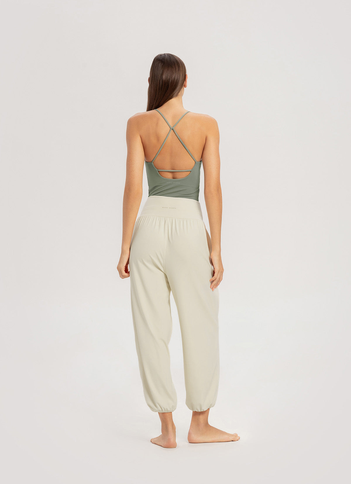[Movement Line] Triangle tank top_Sea Spray
