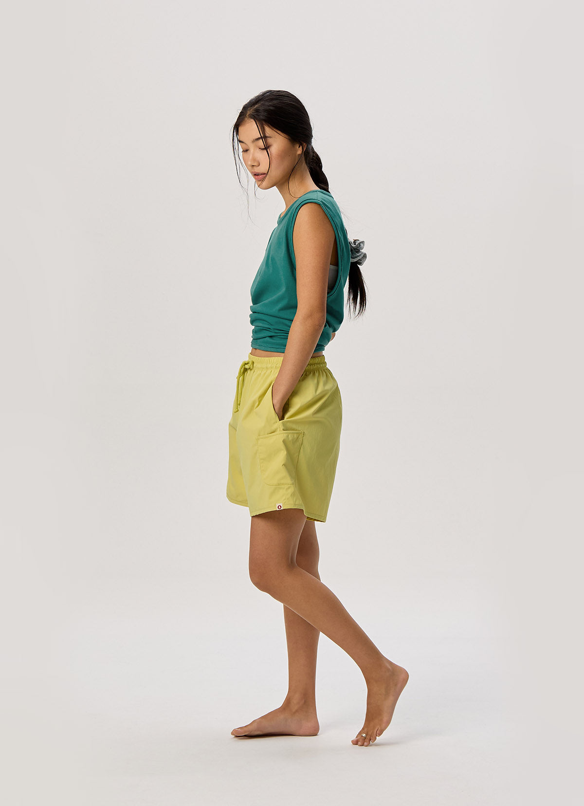 Pocket wide shorts (Unisex)_Muted Lime