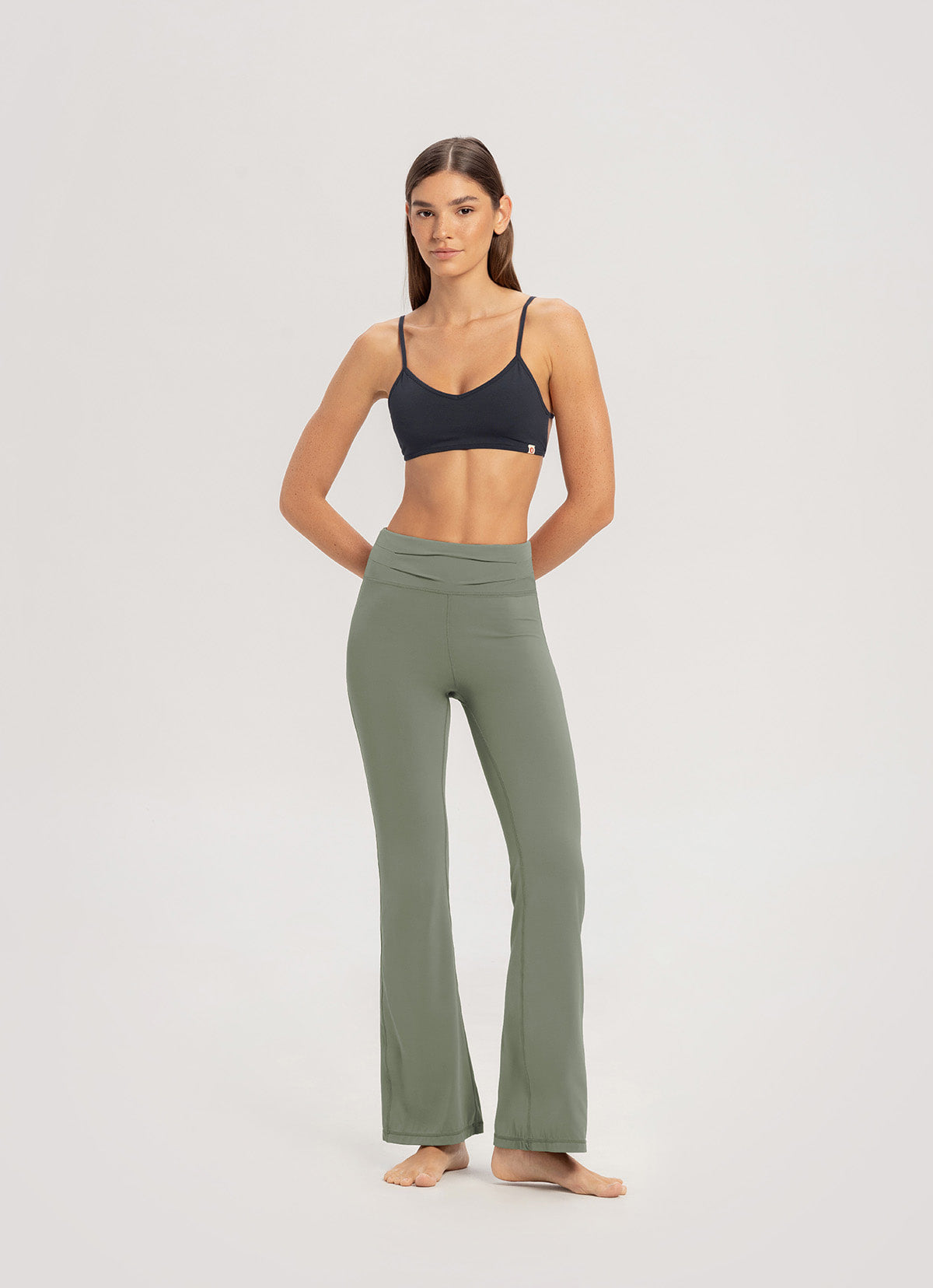 [Movement Line] Shirring flare pants_Sea Spray