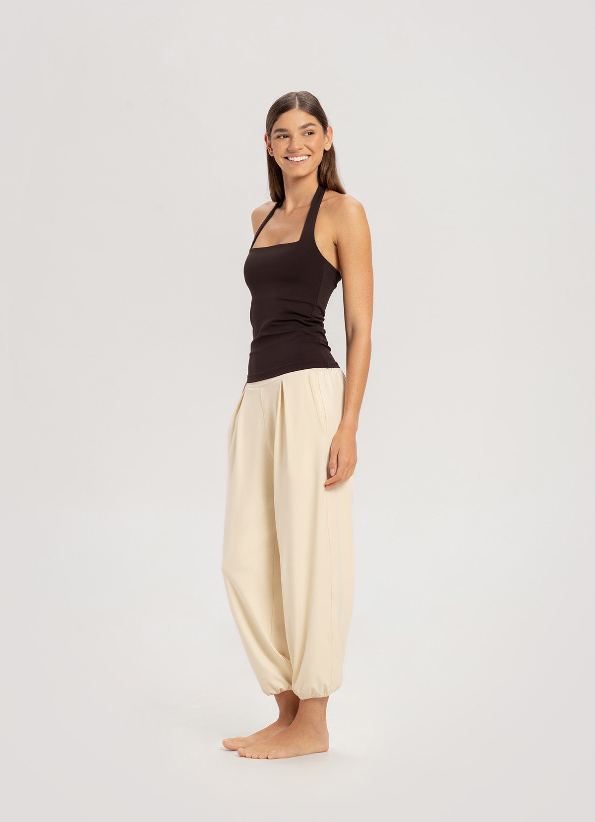 [Movement Line] Square halter tank top_Mole