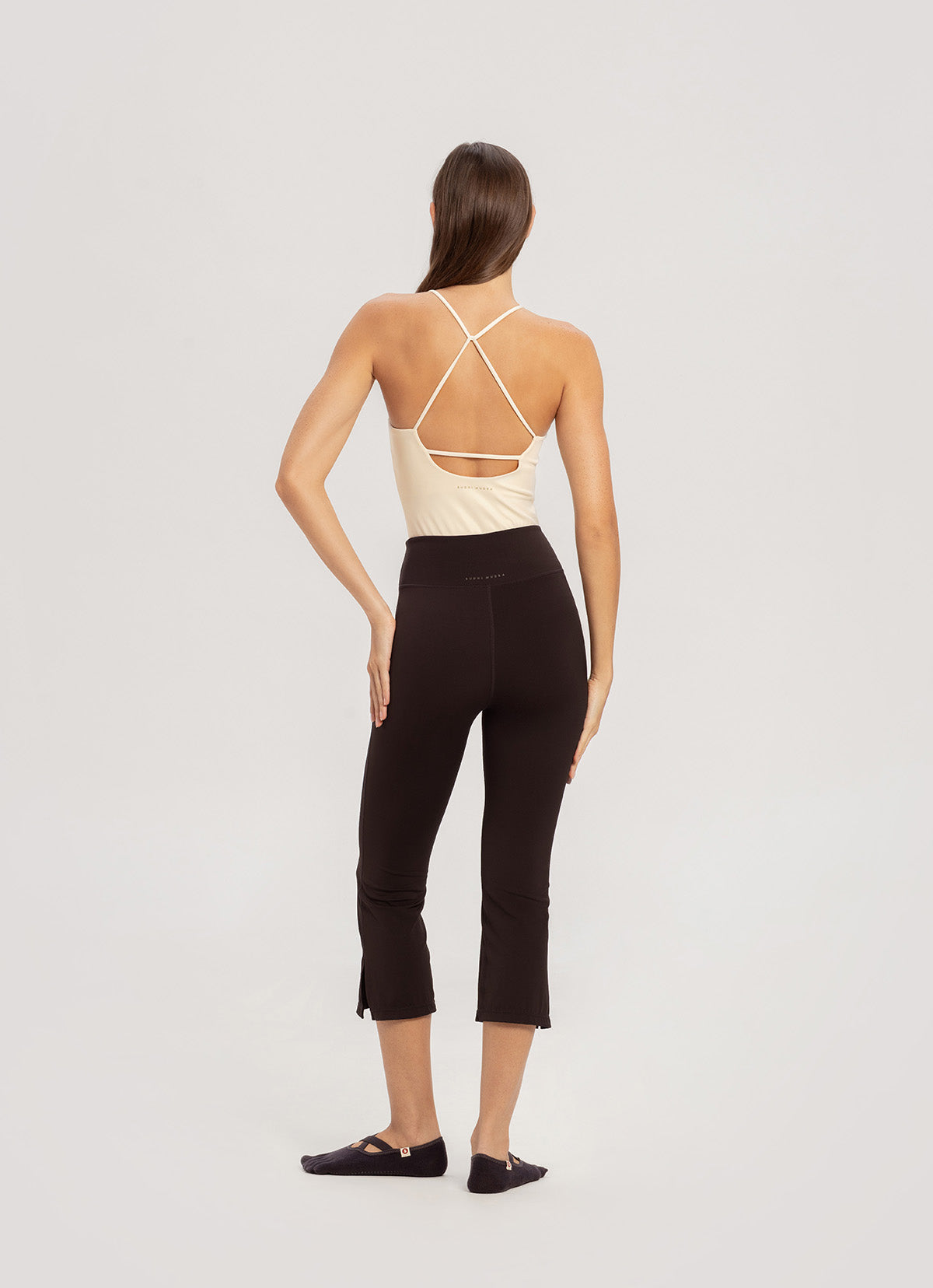 [Movement Line] Capri slit pants_Mole