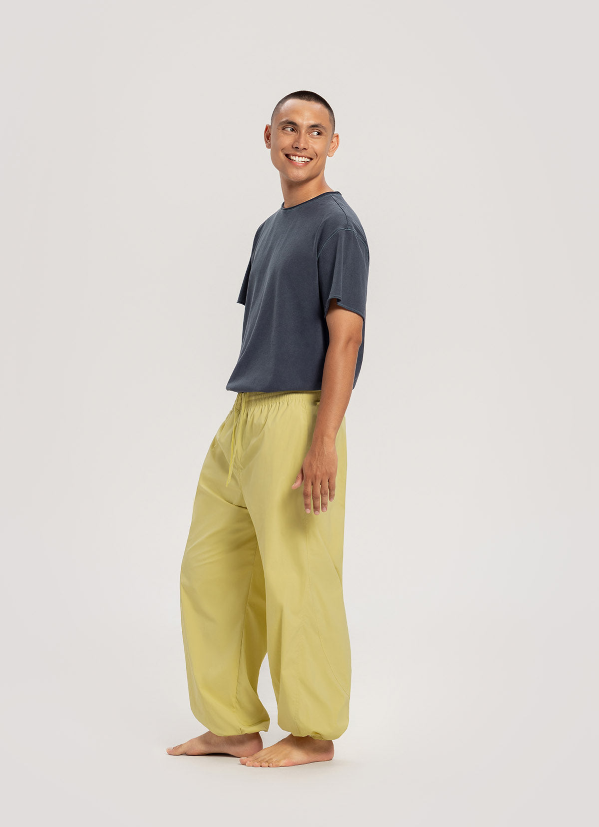 Diagonal jogger pants (Nylon ver.)_Muted Lime