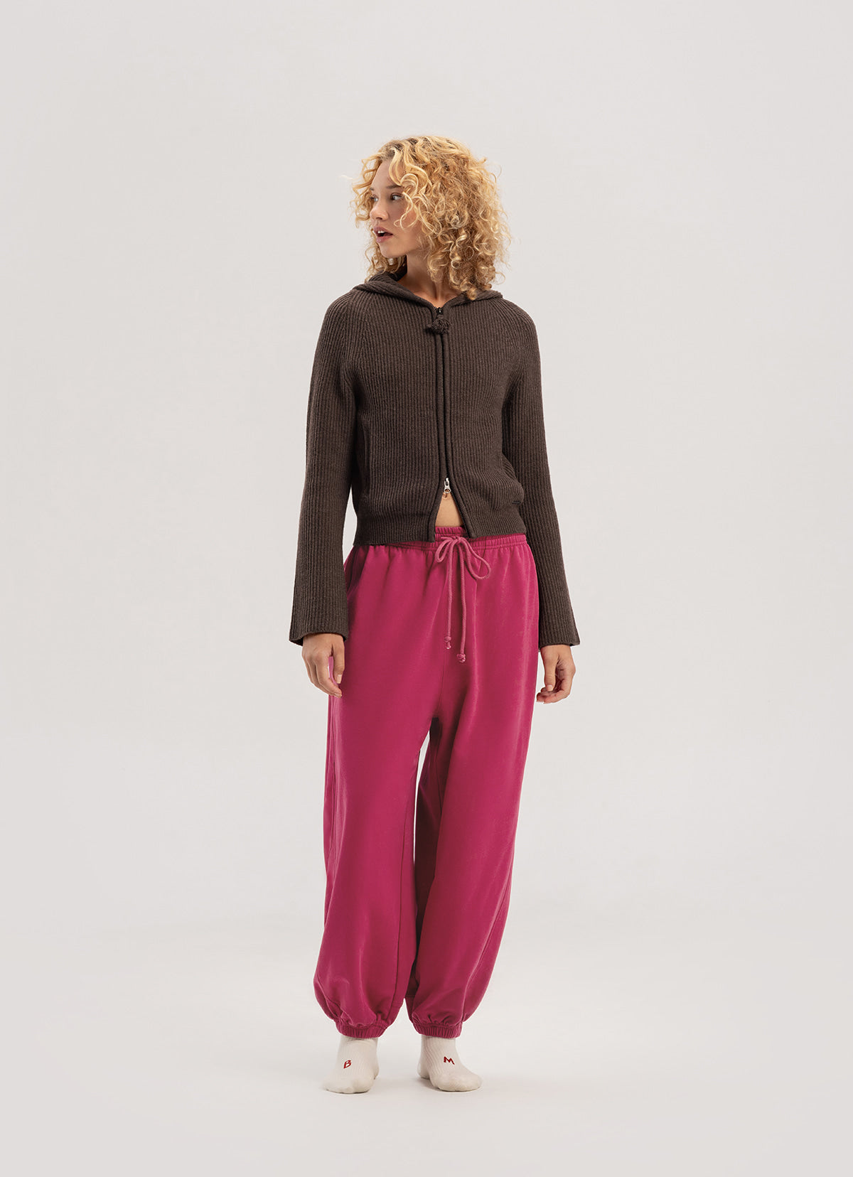 Diagonal jogger pants (Zurry ver.) (Unisex)_Red Bud