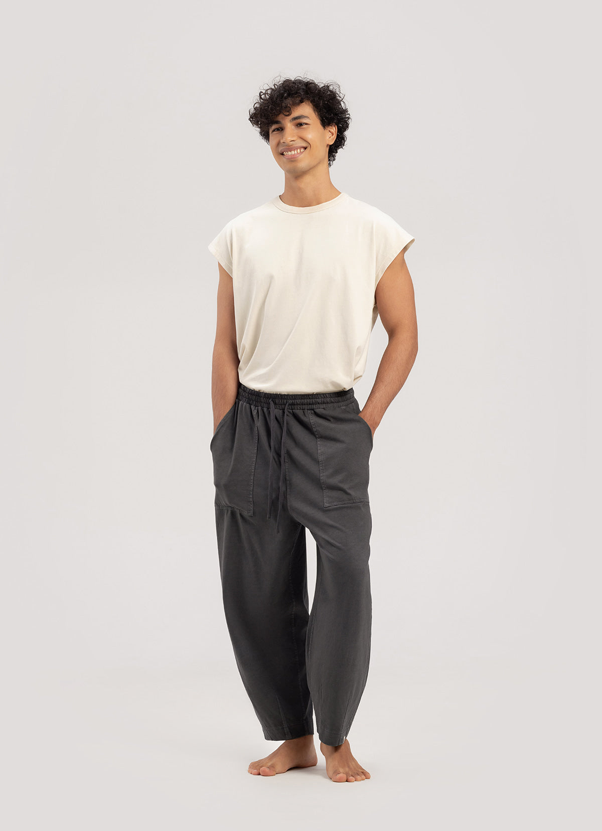 Tapered pants #2 (Unisex)_Pavement