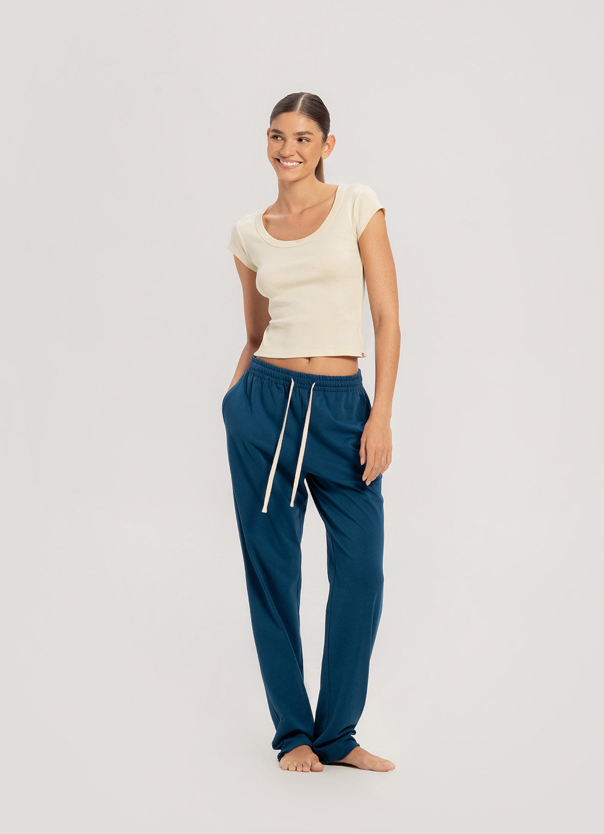 Essential scoop T_Bone White