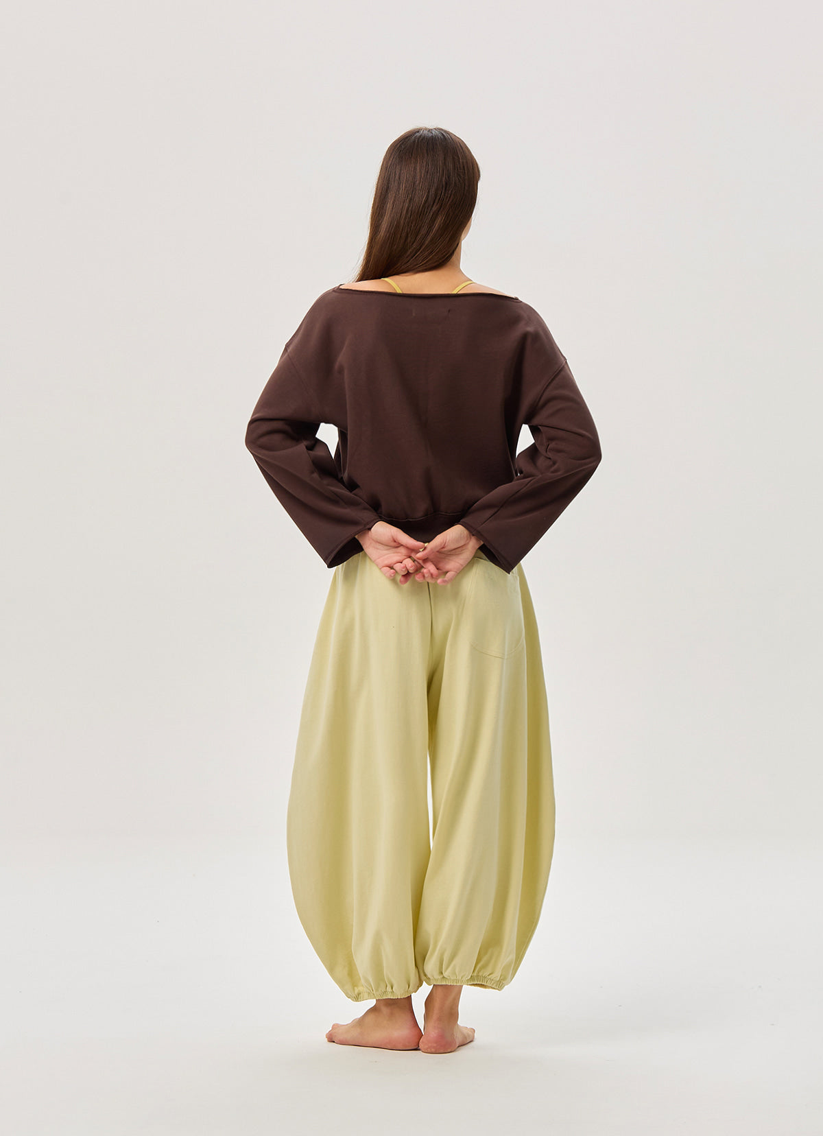 Off-shoulder sweat top_Coffee Bean