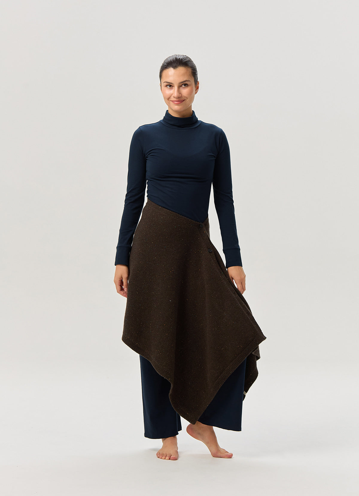 Wide button-up shawl_Brown