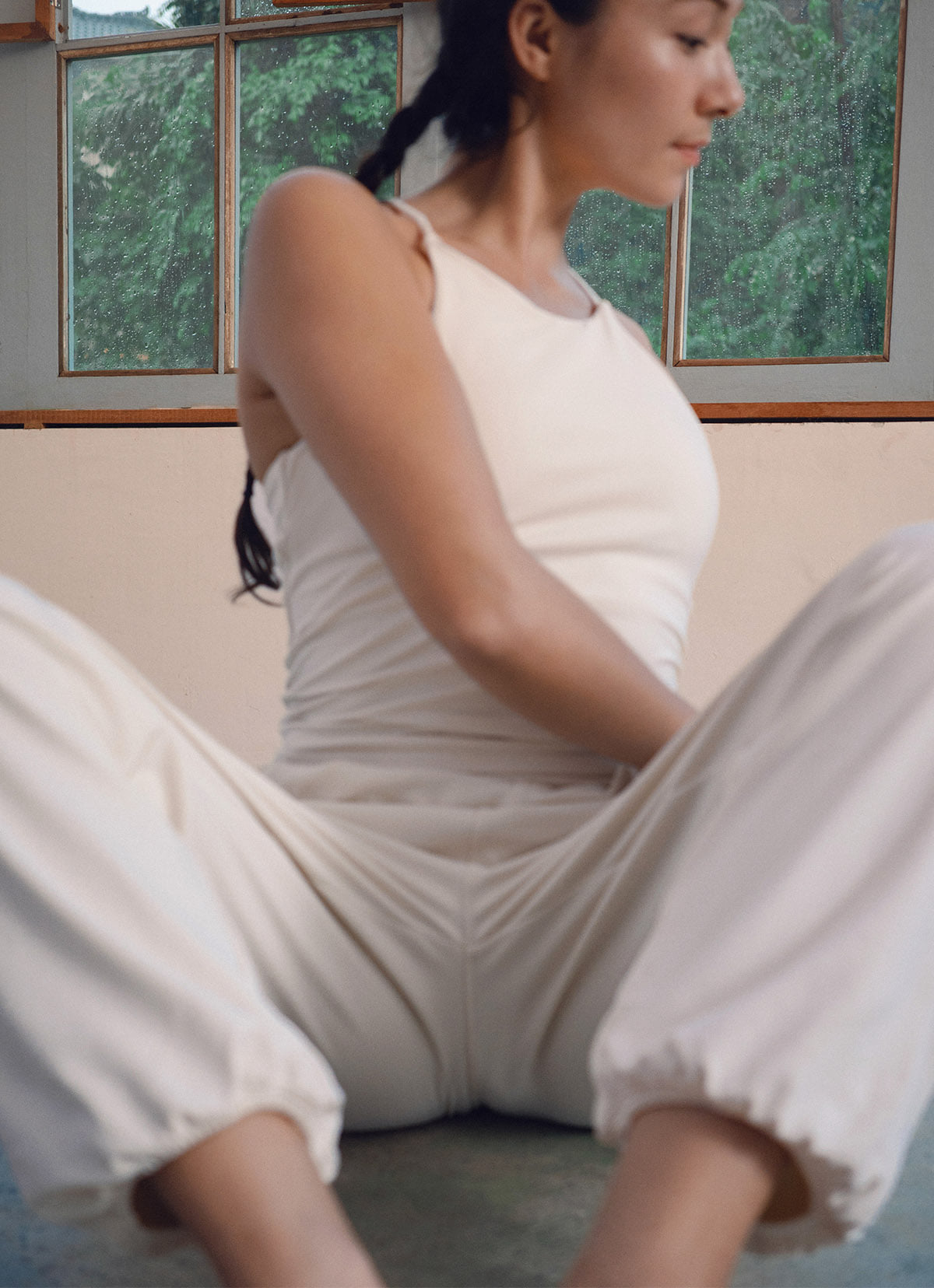 [Movement Line] Triangle tank top_Light Gray